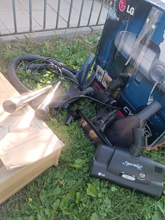 Миючий пилосос LG Cyking V-K9761 NDU