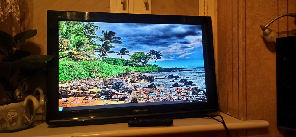Telewizor/monitor Panasonic TX-L32X10P analog + oryg pilot