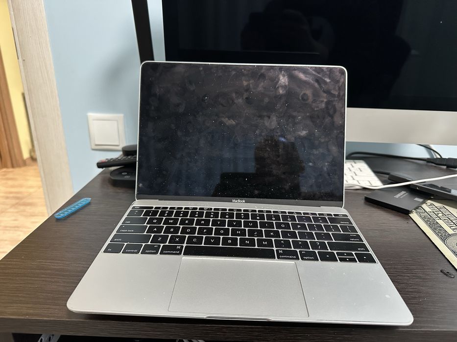 Macbook  a1534 по запчастинах