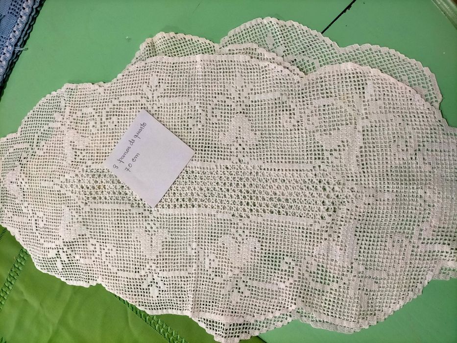 Panos de crochê tradicionais feitos a mão