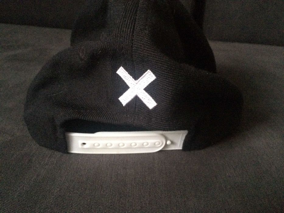 X - czapka z daszkiem czarny rozmiar uniwersalny