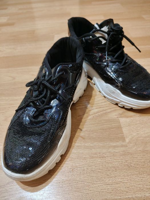 Buty blysczonce  sportowe
