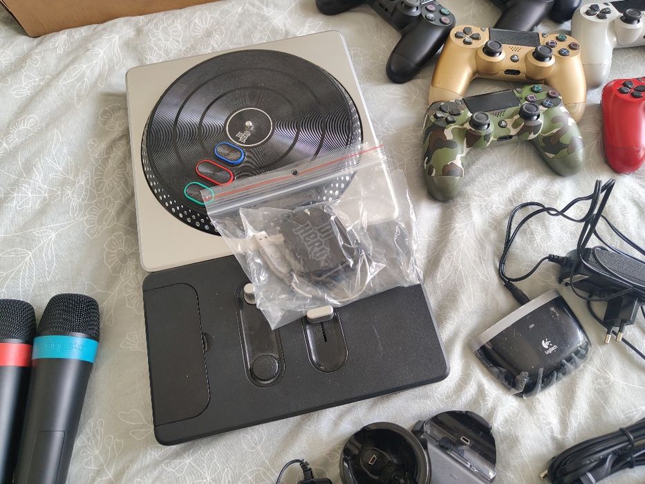Oryginalne akcesoria Sony PS3 PS4 | Pady Dualshock Move Gitara Guitar Hero Warriors of Rock Karabin kierownica Mikrofony Singstar Buzzery DJ Hero