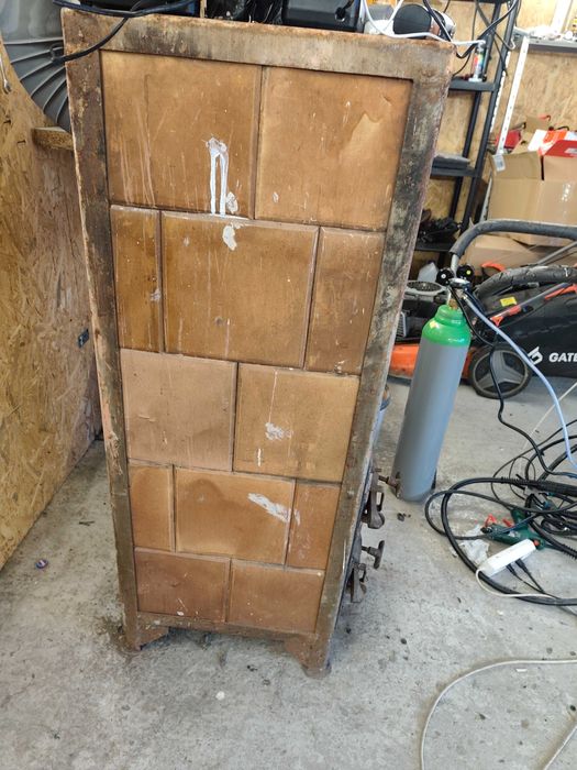 Piec kaflowy wolnostojący,koza