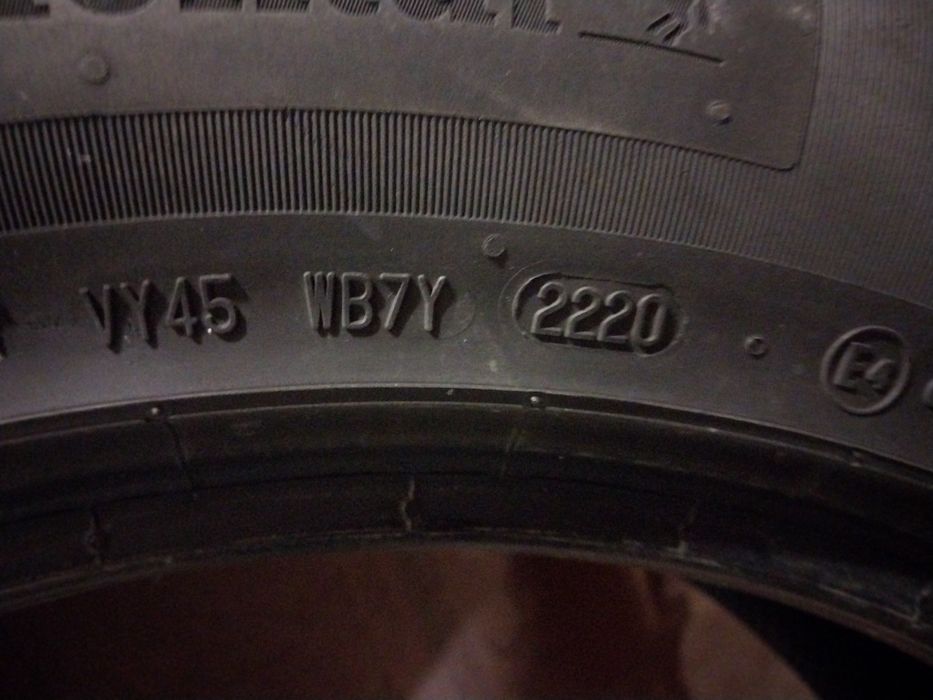 ШИНИ Continental  235/60 R18