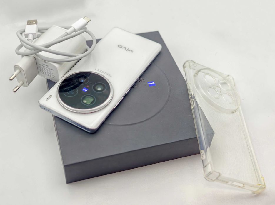 Vivo X100 Ultra 512GB — білий, дуже гарний стан