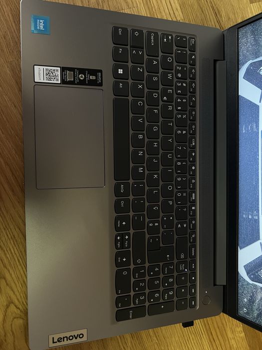 Lenovo IdeaPad Slim 3 15IAN8 – Como Novo – Pouco Uso