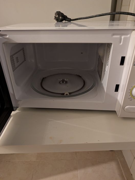 Forno eléctrico , placa eléctrica e microondas