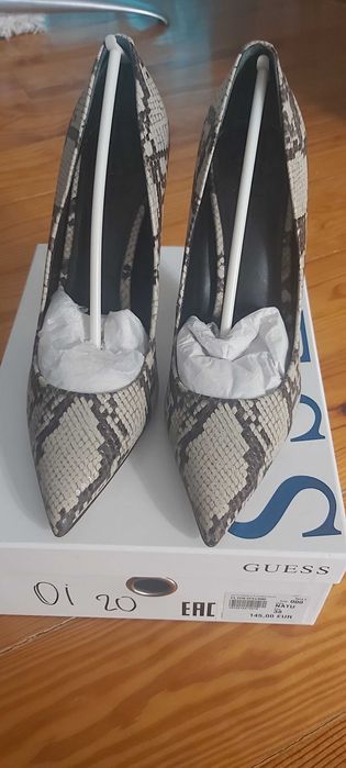 Sapatos Senhora - Guess - Tamanho 38