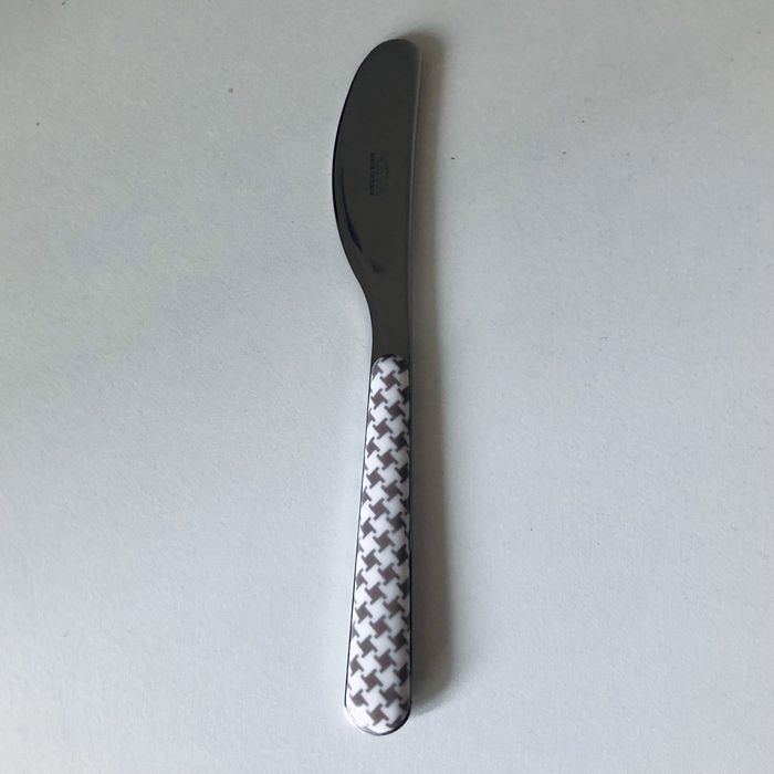 Faca para manteiga cinzenta