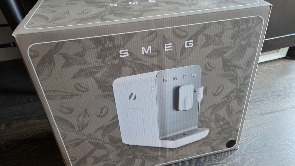 Máquina de café automática Smeg482708717054863363