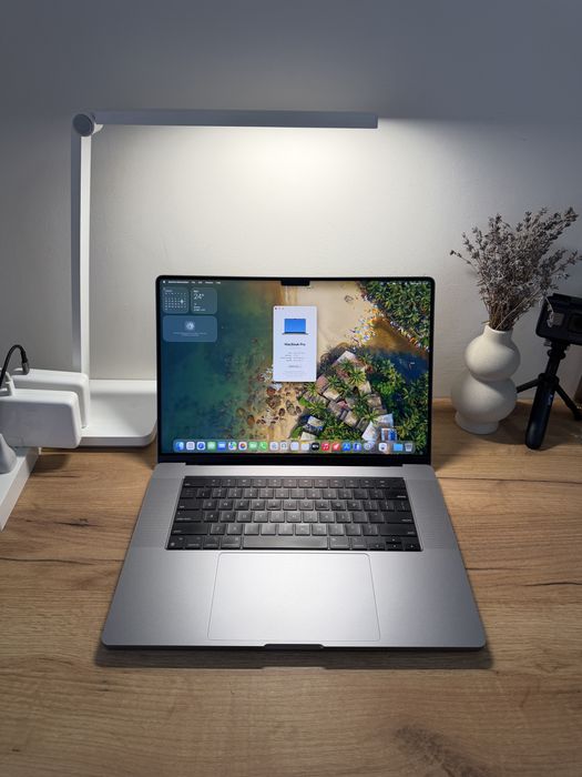 MacBook Pro 16 2023 M2 Max 38 GPU 32GB RAM 1TB SSD
