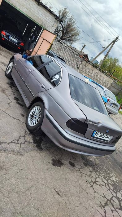 Автомобіль Bmw e39