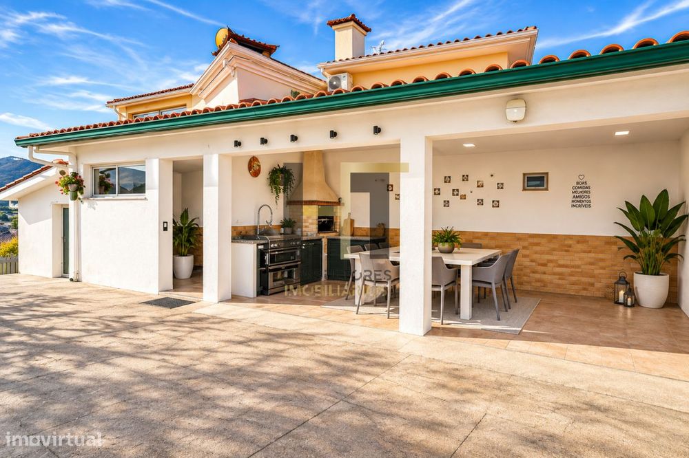 Moradia T3 Isolada de 4 Frentes | Suíte | Jardim | Alvarelhos