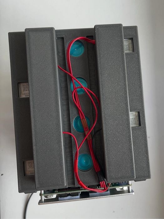 Резервне живлення Lifepo 4s eve 105 m6/bms 200a /холдер