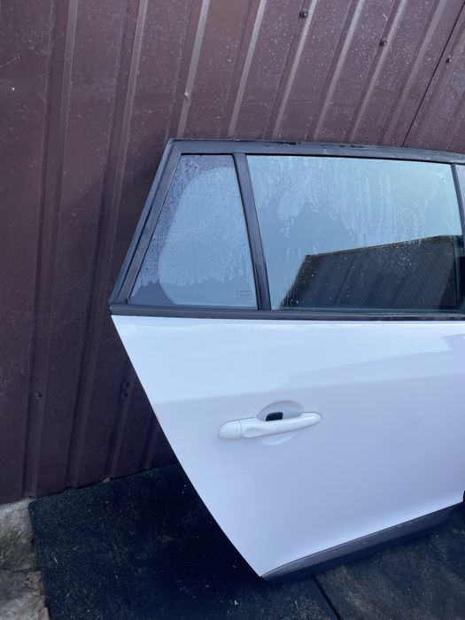 Задні праві двері Renault Megane 3