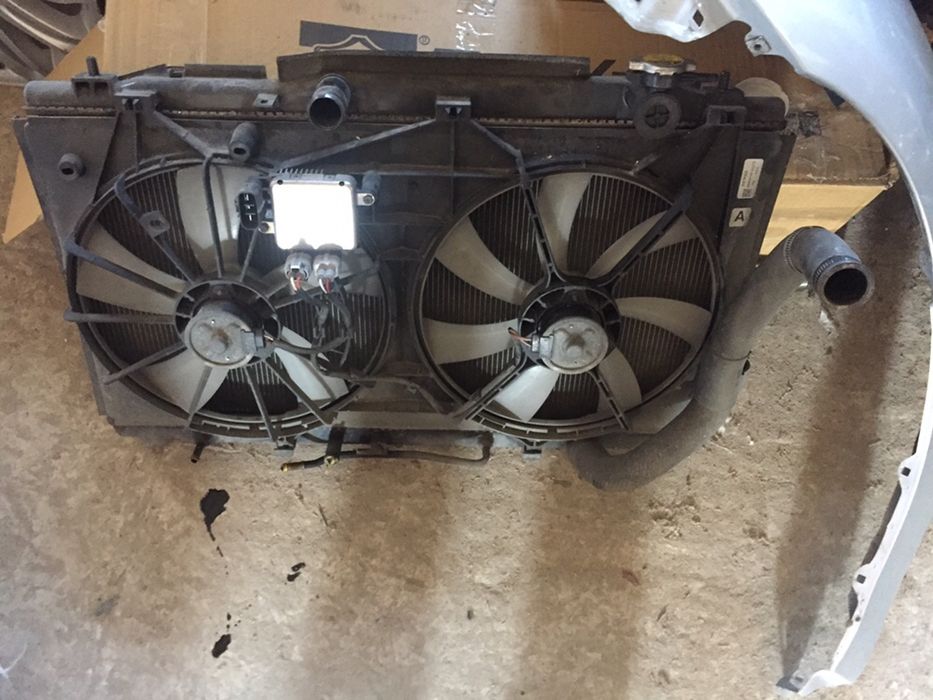 Запчасти шрот бампер двері четверть кузов крило Toyota Camry 45 Камри