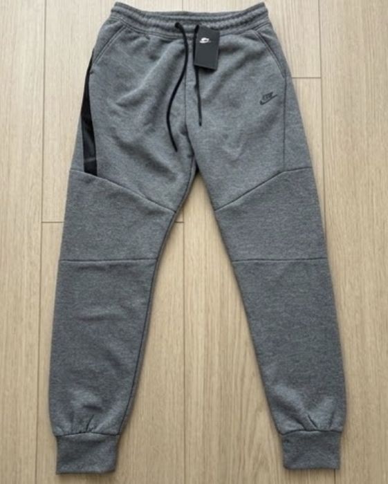 Szare spodnie dresowe nike tech flecce