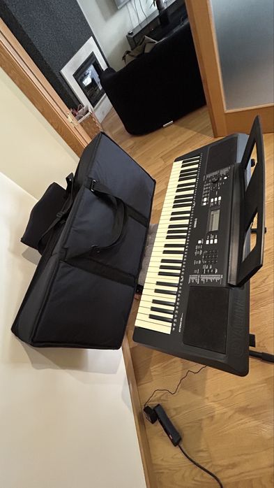 Teclado Yamaha PSR-E363 - 61 teclas, 622 vozes - Perfeito estado funcional