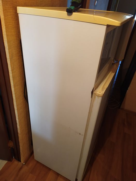 Продам холодильник