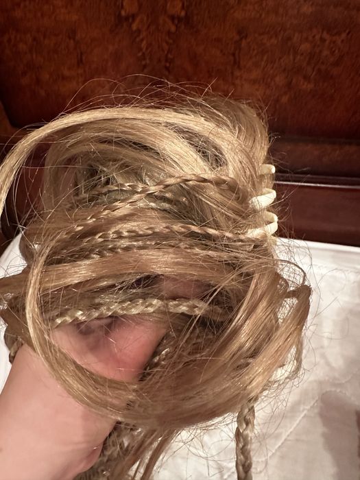 Парик коротки та хвіст