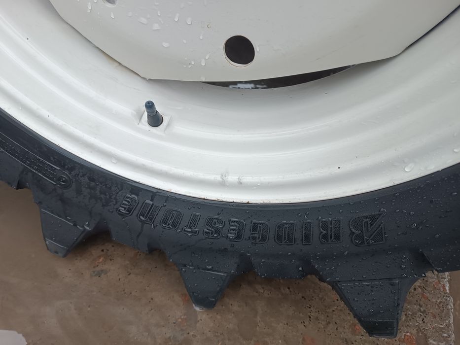 Японський мінітрактор . Трактор Кубота.