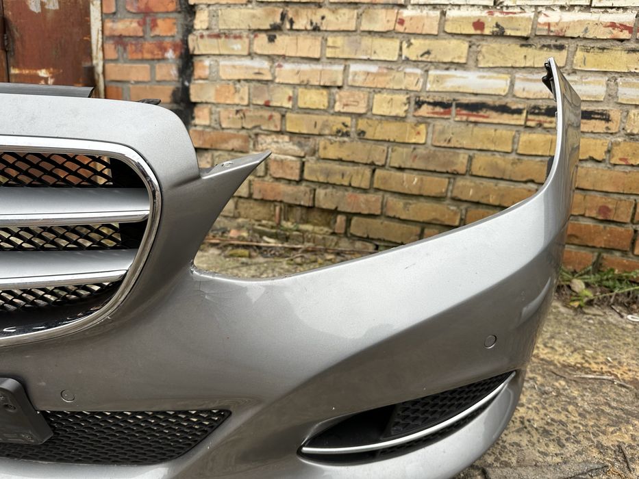 Продам передній бампер мерседес w212 рестайл в зборі 792 колір