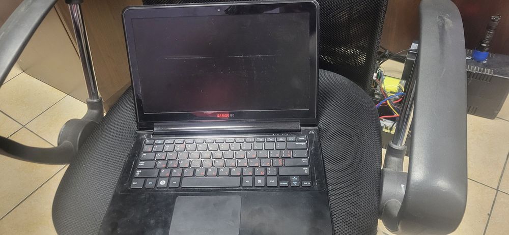 Продам ноутбук samsung NP900X3A