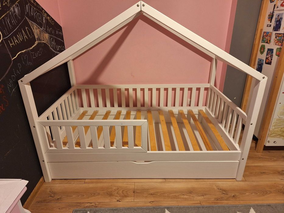 Łóżeczko domek dziecięcy