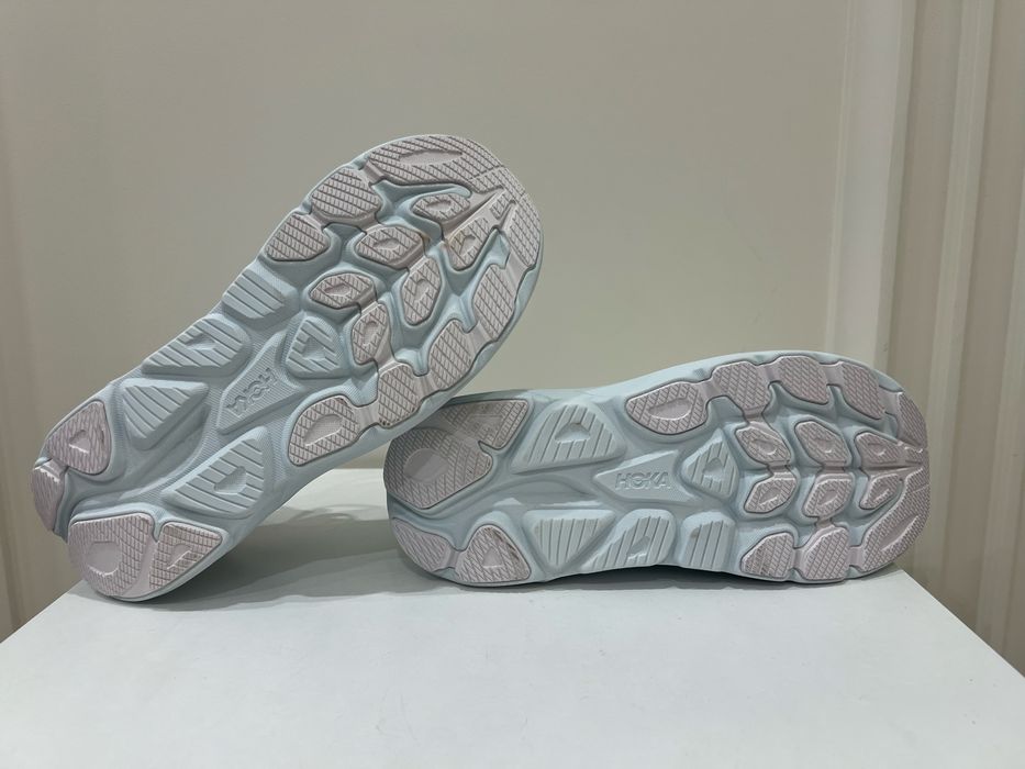 Кросівки Hoka Clifton 10