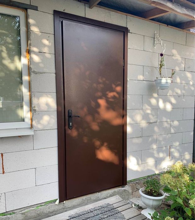 По всій Україні! Титанові двері в квартиру офіси будинки