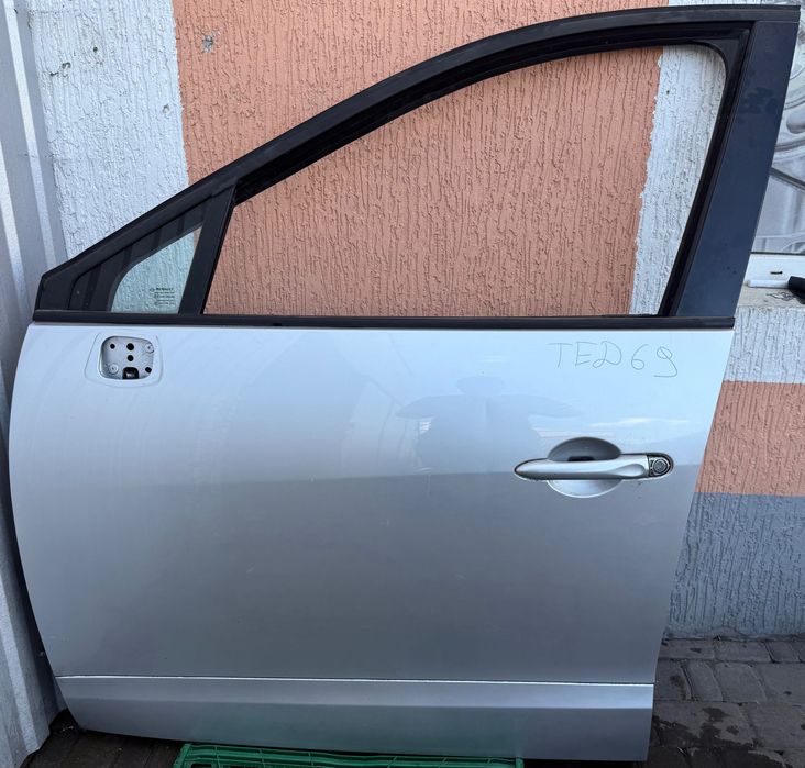 Двері передні ліві Renault Scenic 3 TED69
