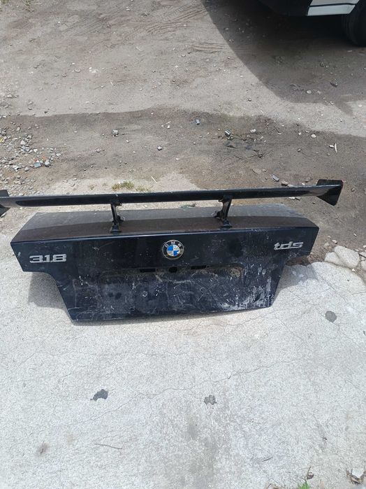 Tampa de bagageiro de BMW 318 TDS com AILERON SPOILER TRASEIRO