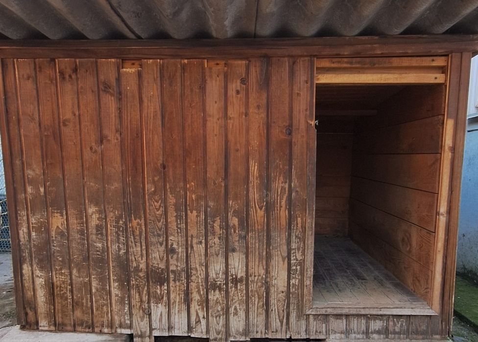 Продам будку для большой собаки.