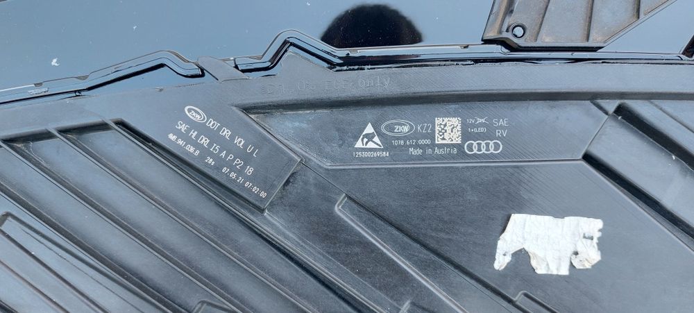 Фара Audi Q8 Matrix LED SQ8 RSQ8 правая лед права ауди ку8