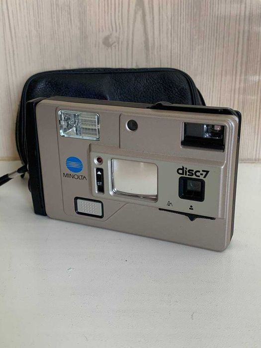 Плівковий фотоапарат Minolta Disc-7 з чохлом