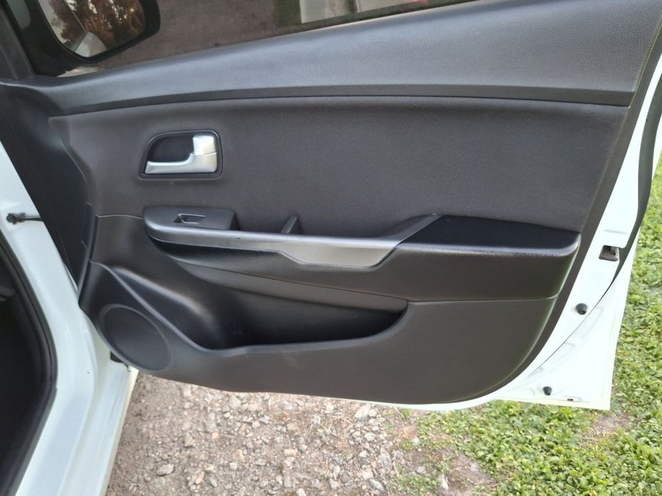 Kia Rio 2012 1.6 automatic