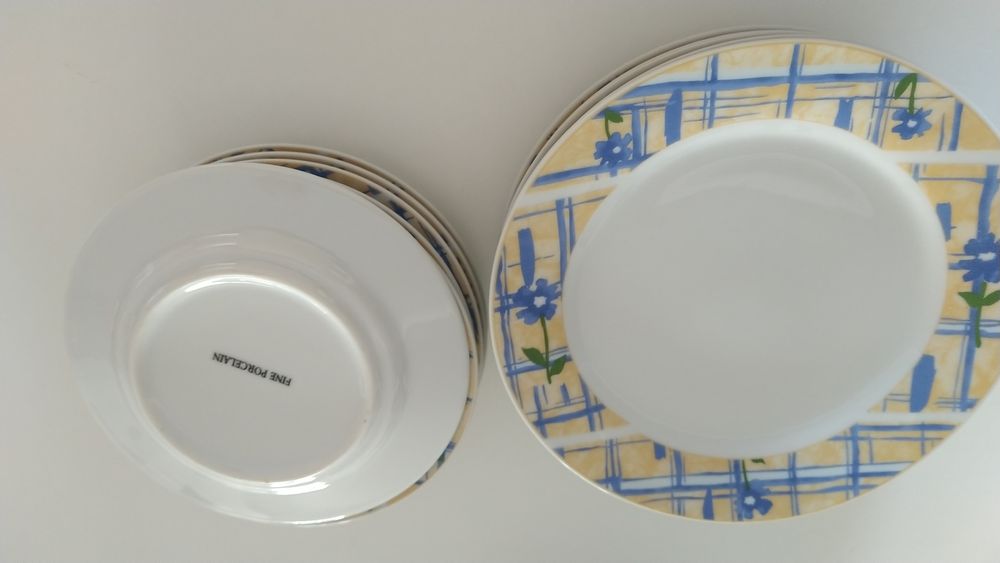 Pratos sobremesa e chá