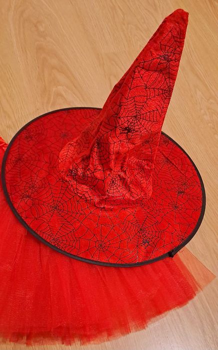 Saia Tule e Chapéu Bruxa: Tam 8-9 Anos