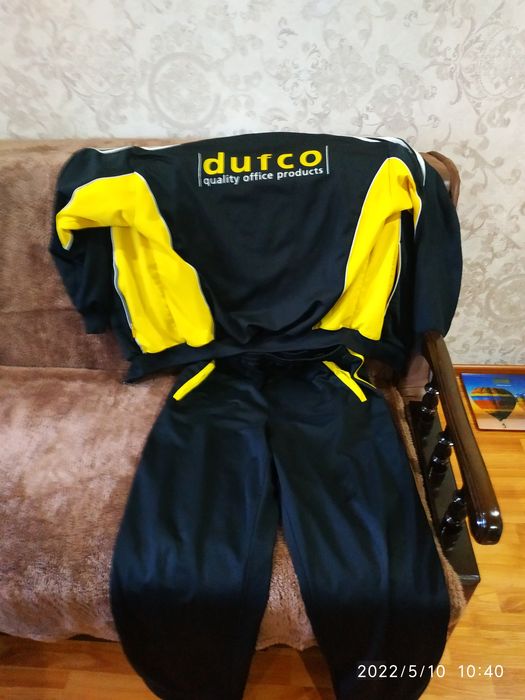 Продам спортивний костюм фірми Adidas