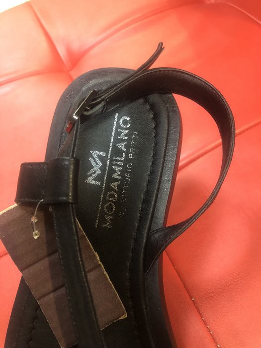 Босоніжки шкіряні