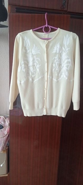 Продам кофточка шифонова Красива спідниця і піджачок на підкладці.сива