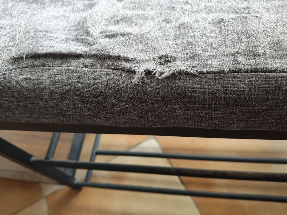 Sapateira com zona de pendurar casacos e banco