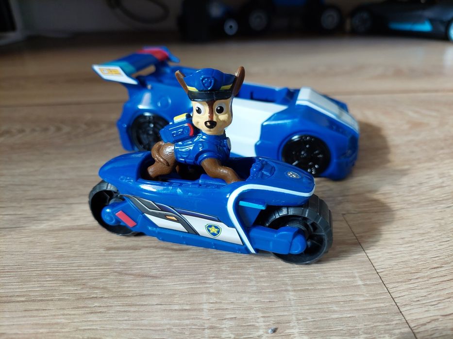 Psia patrol - Chase autko - motor 2 w 1 plus figurka Chasea