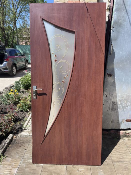 Продам дверь без короба