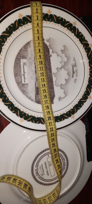 Тарелки фарфоровые,коллекция декоративные,Швеция.