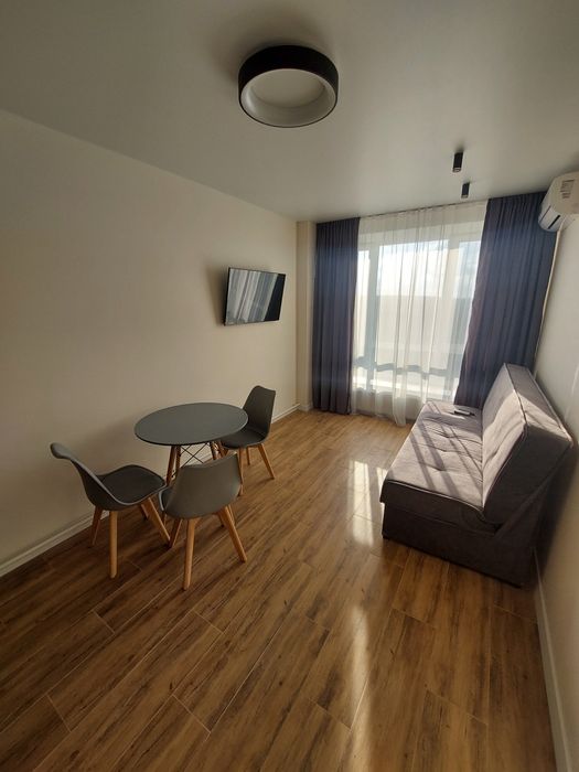 Подобова оренда в районі податкового університету ЖК Нові метри Center