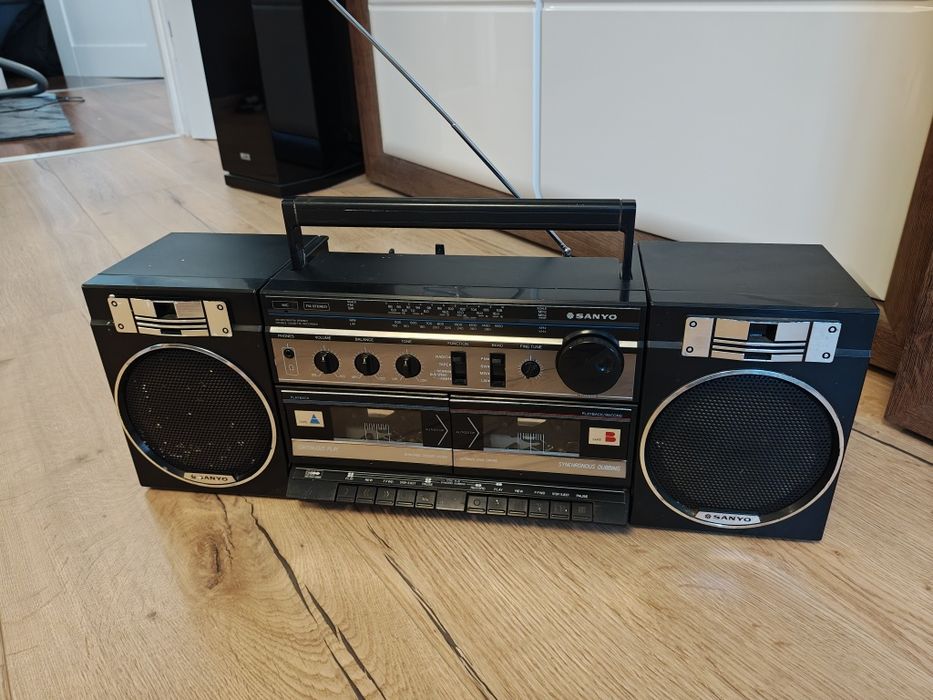 Radiomagnetofon Boombox Sanyo lata 80te