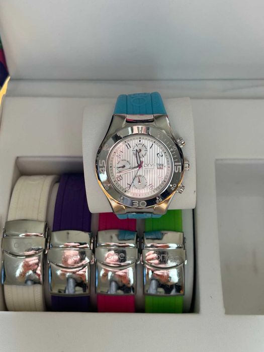 Relógio de Marca One - Conjunto
