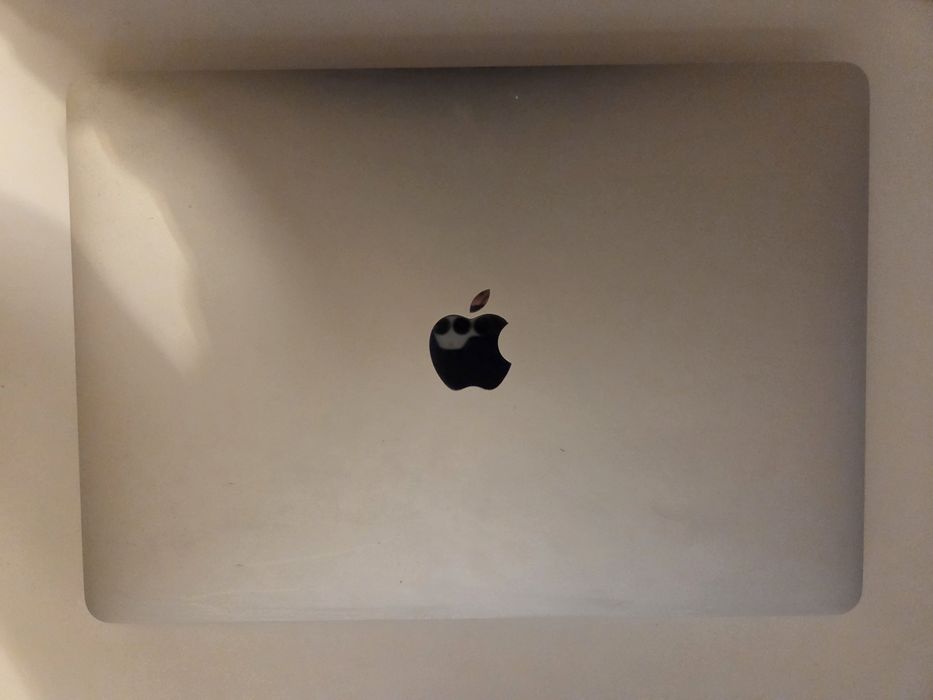 MacBook Pro 13 cali 2019 Intel i5 16gb ramu, 256gb ssd